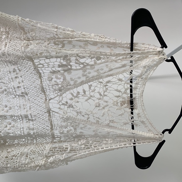 Mossimo Supply Company. Lace tank overlay. Size: M/L. - Picture 3 of 10